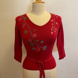 NWOT easel NYC contemporary brand 3/4 sleeve v-neck sweater with embroidery